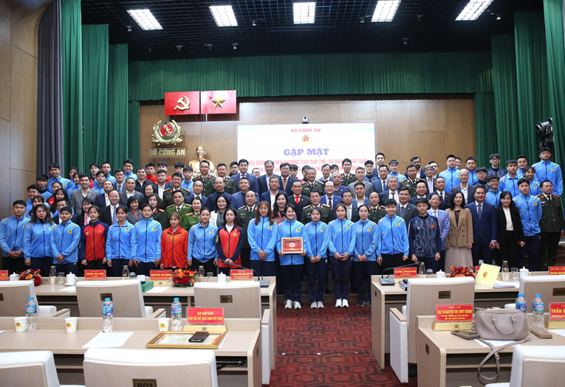 吸引了更多 吸引了更多