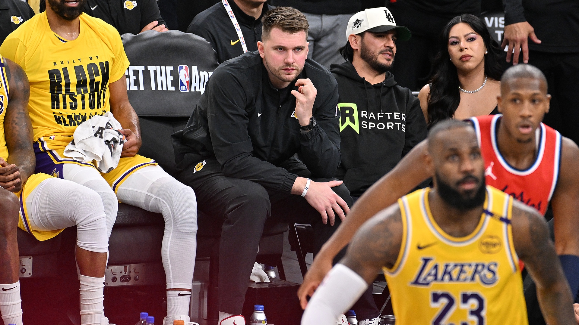 商竣程因脚 商竣程因脚