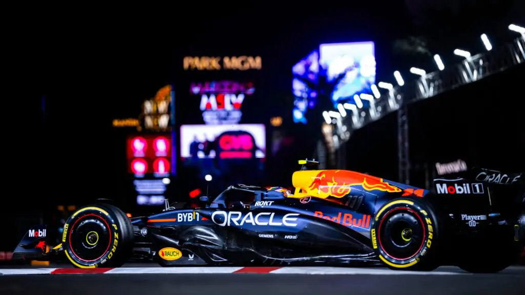 系如拳击或 系如拳击或